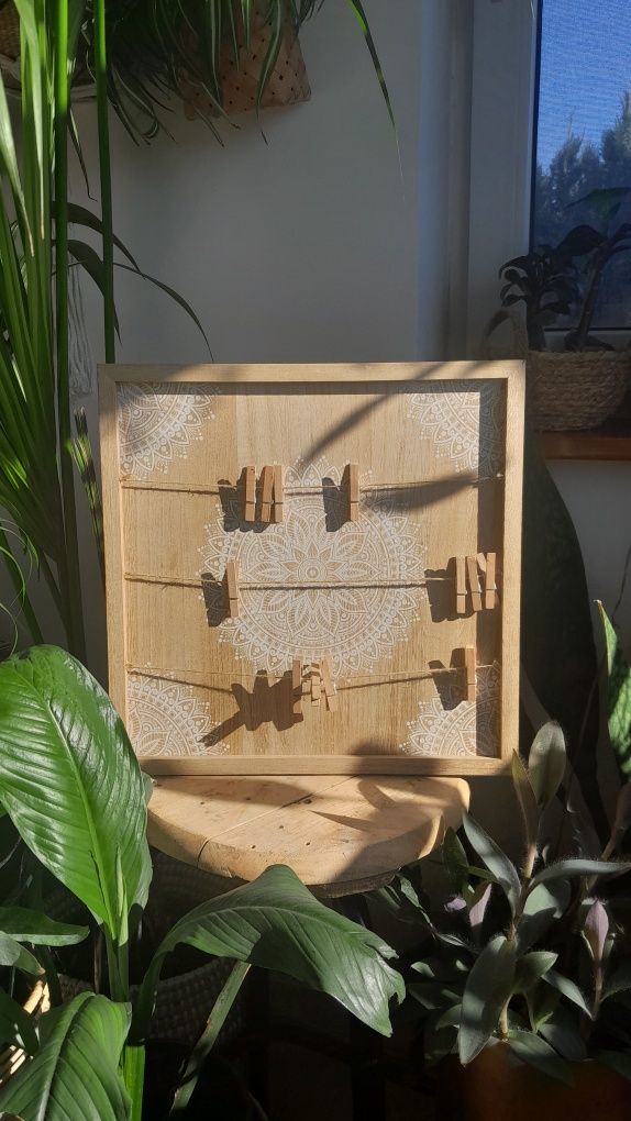 Drewniana boho tablica do wieszania zdjęć