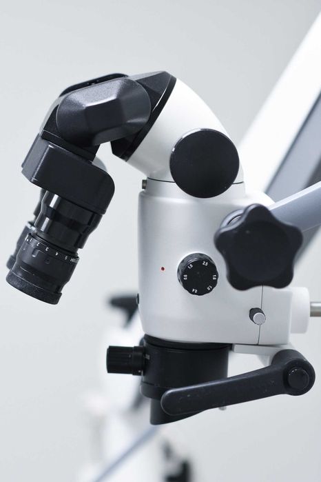 Microscópio para Odontologia