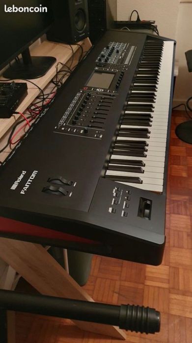 Roland fantom 8 new 88 teclas