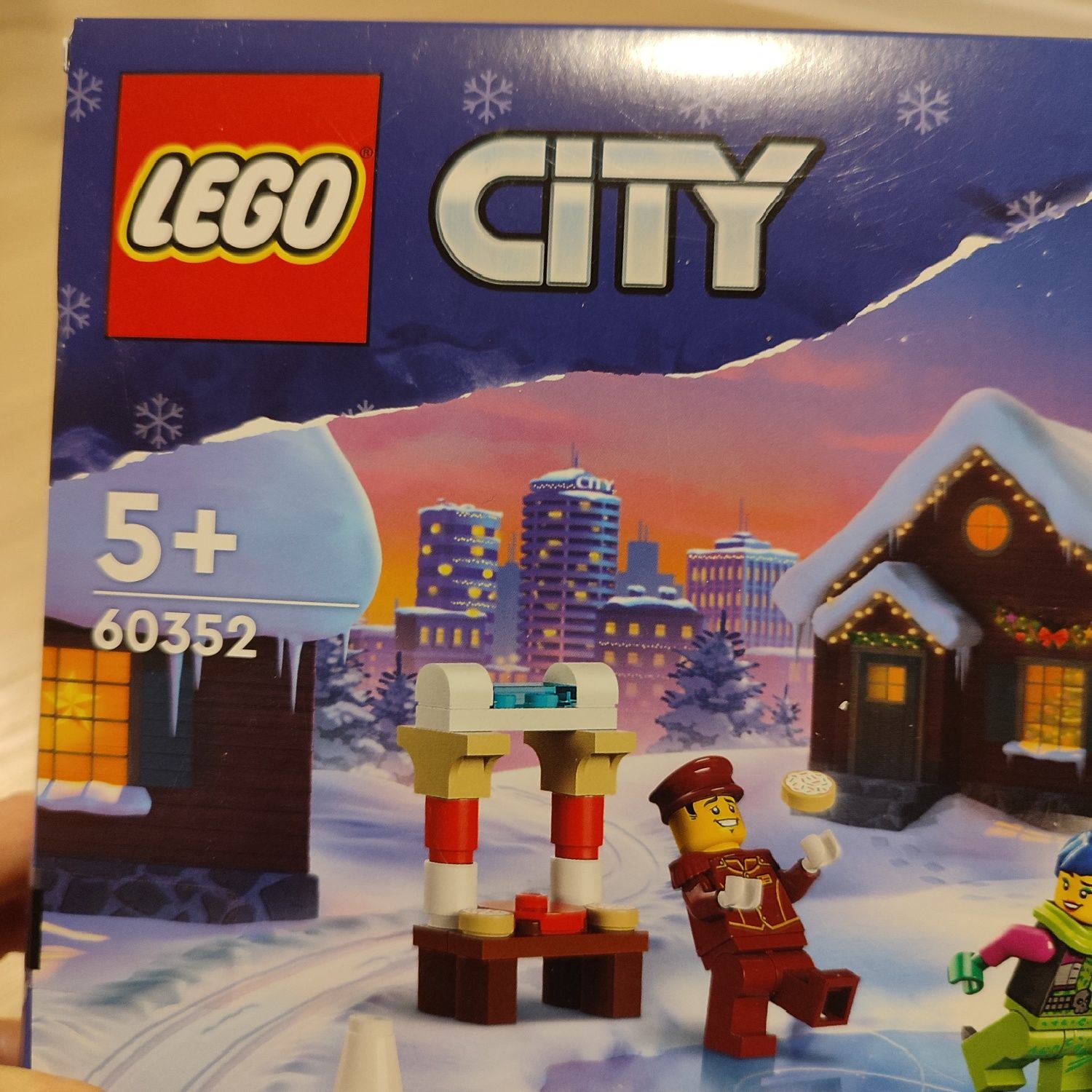 LEGO City 60352 kalendarz adwentowy 24 okienek z klockami