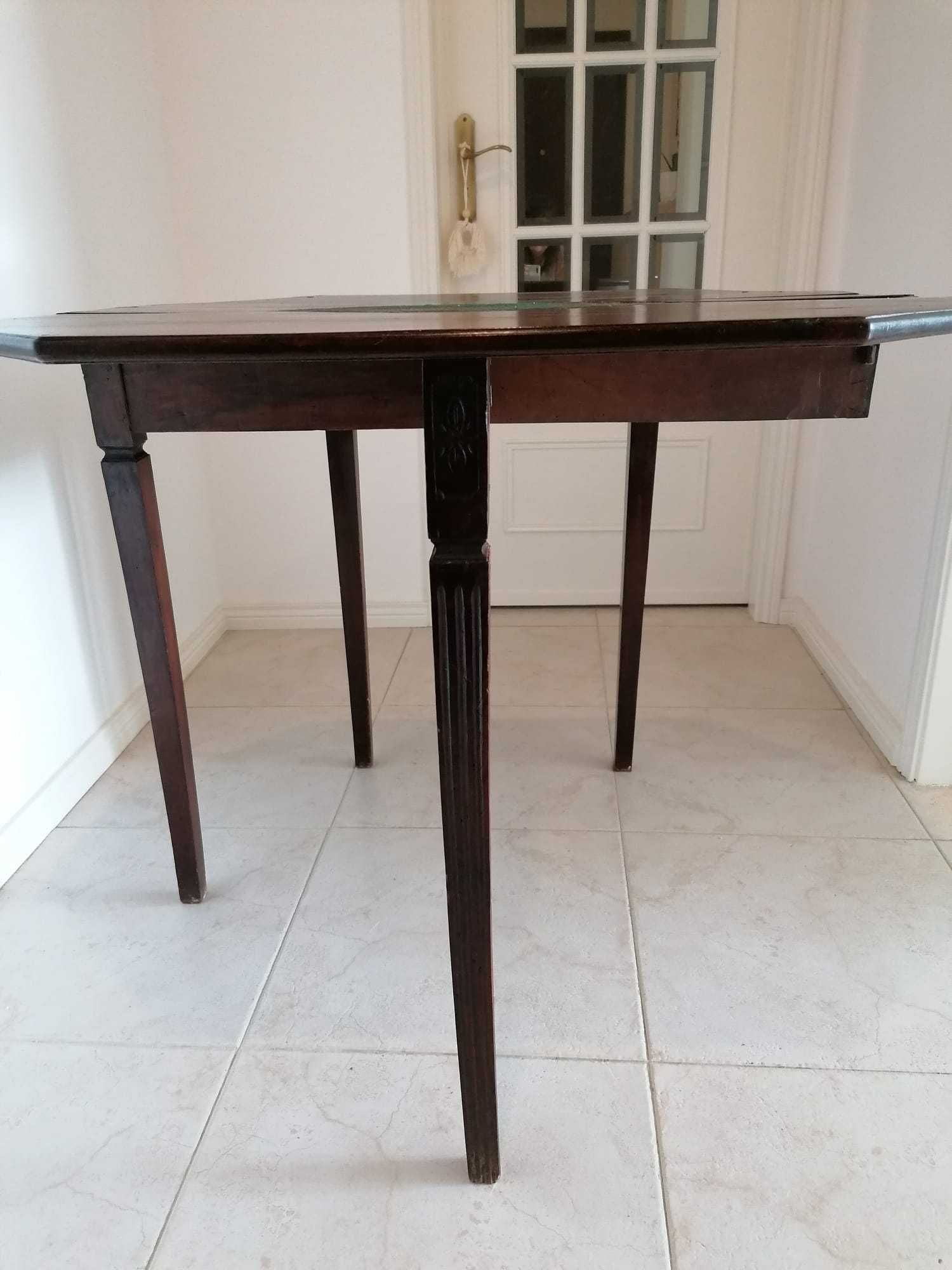 Mesa de jogo / Consola Antiga