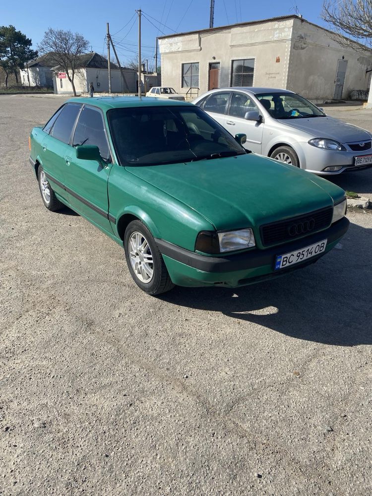 Авто ауді 80