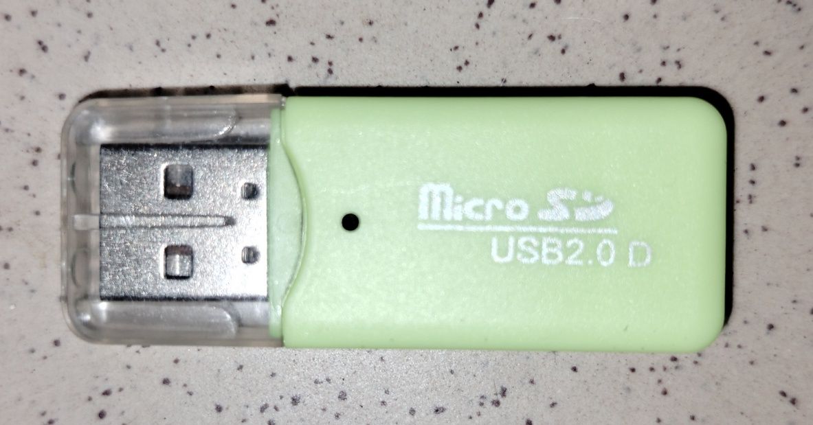 Czytnik kart pamięci microSD+ karta pamięci 32gb TOSHIBA+ adapter