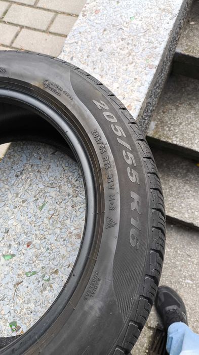 Opony wielosezonowe Pirelli