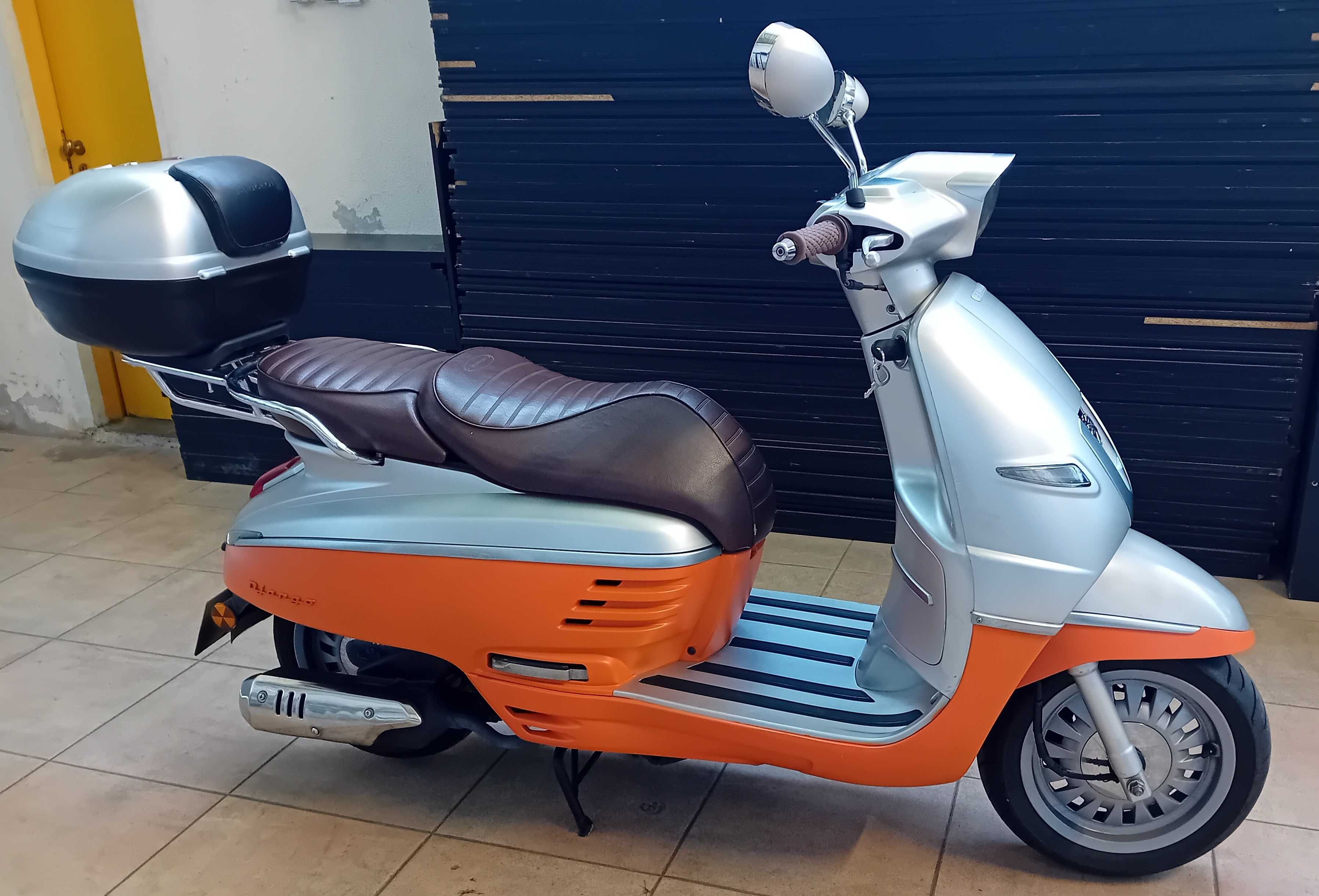 Scooter Peugeot Django 125