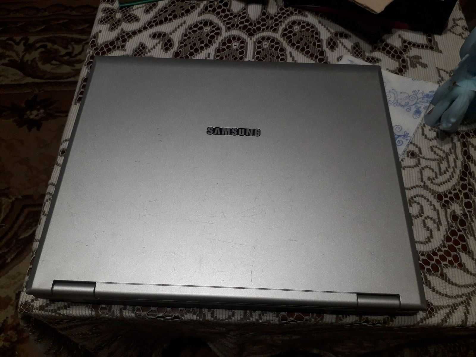 Ноутбук Samsung R45 (не включается).