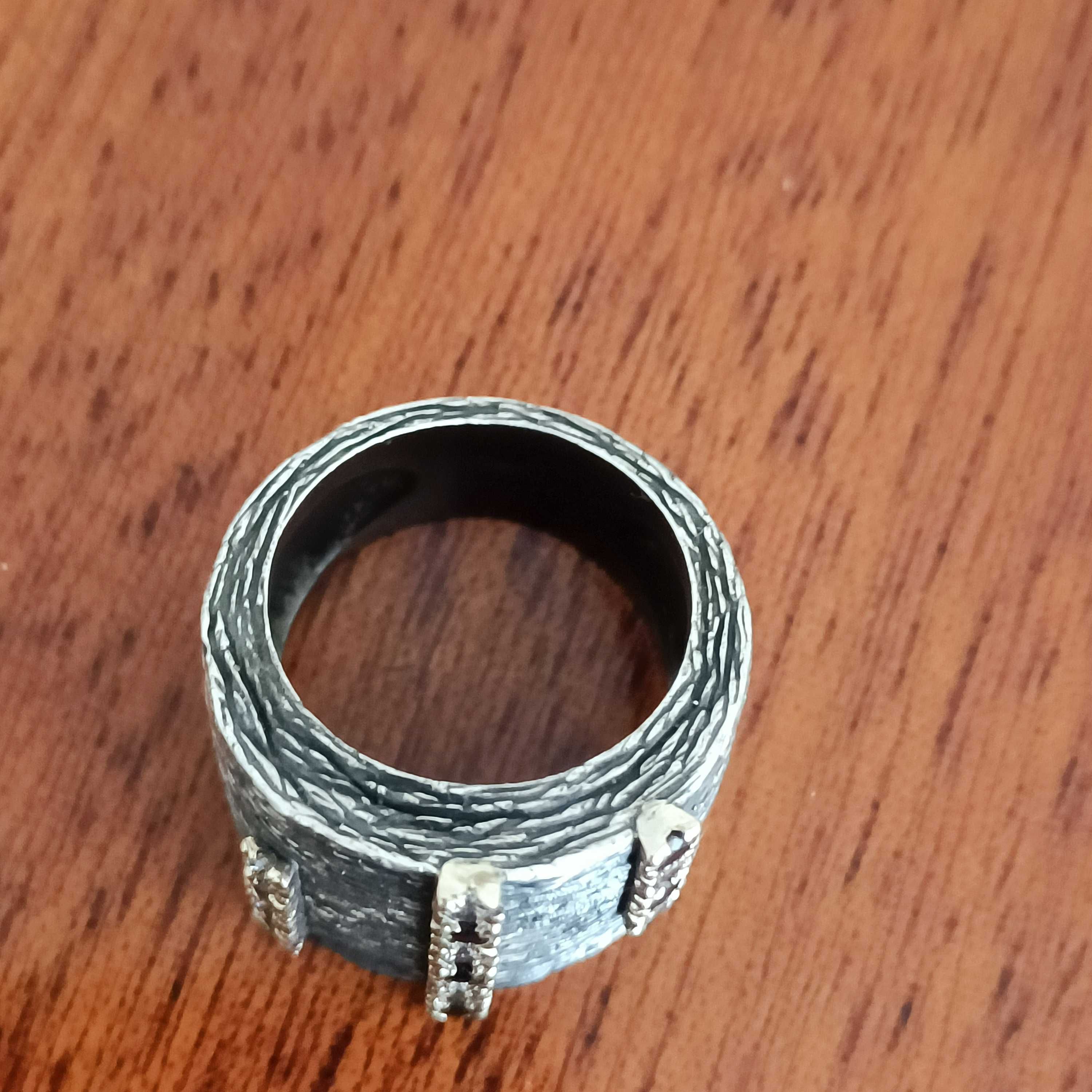 Anel em prata portuguesa com contraste e zirconias