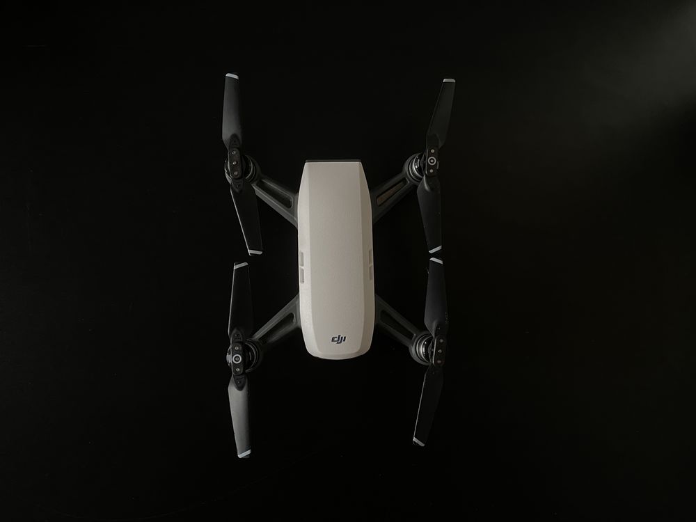 Dron DJI SPARK + kontroler