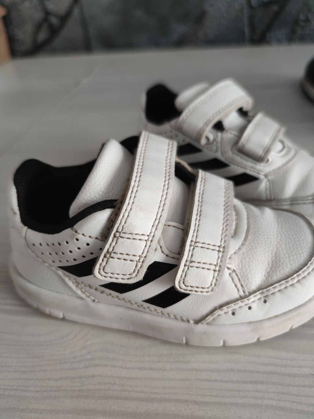 Adidas buty chłopięce białe buciki sportowe adidasy rozmiar 23 23,5
