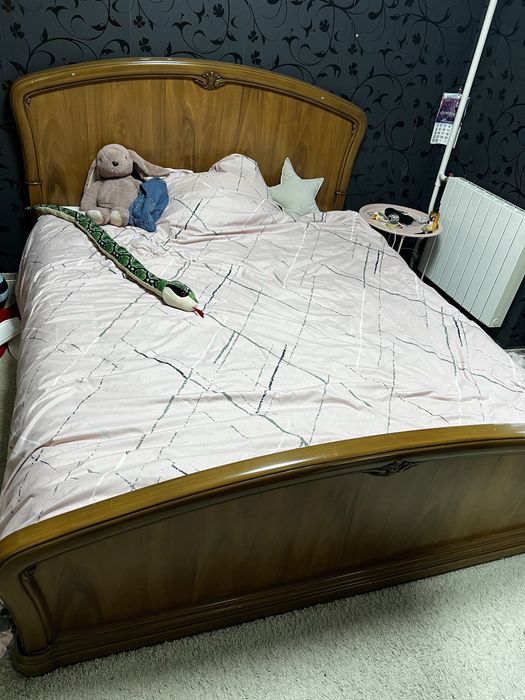 Двоспальне ліжко з натурального дерева + матрац