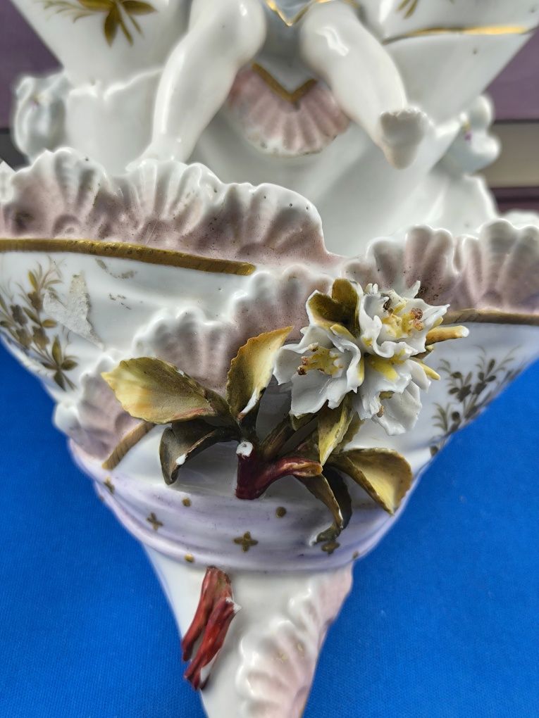 Wazon na ścianę z aniołkiem XIX/XXw. Kister Scheibe-Alsbach #porcelana