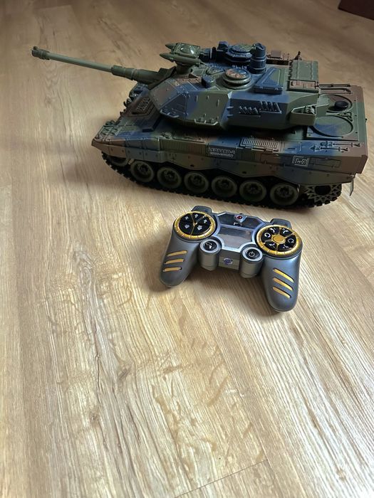 Tank leopard 2 на радіо управлінні