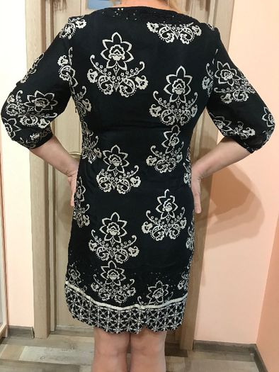 Гарна сукня "M & S" per una.