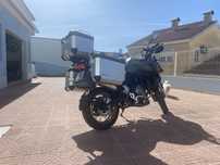 Oportunidade!! Vendo QJ SRT 700 x preta com 1 ano!
