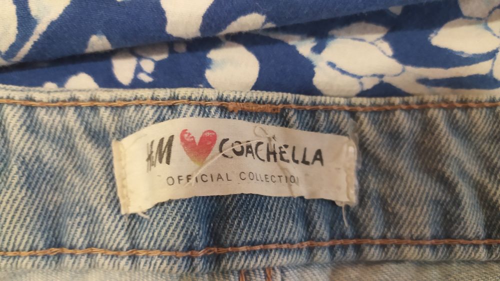 Calças H&M coleção Coachella