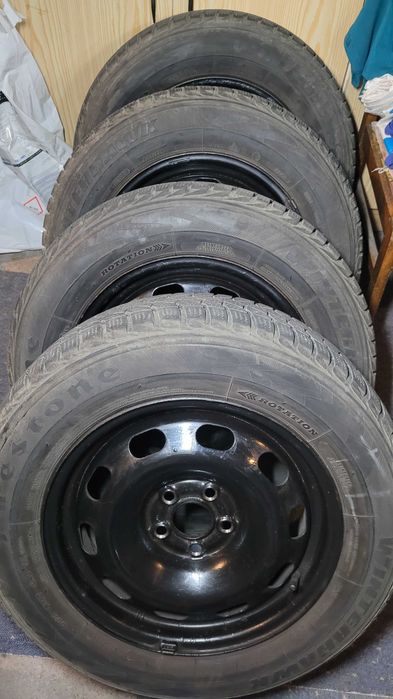 Opony zimowe na felgach 195/65R15-95T Golf 3 wyważone.