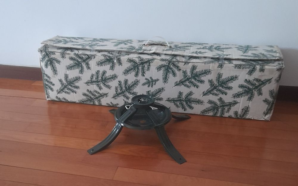 Pinheiro Canadiano de Natal artificial com 2,10 metros de altura 10