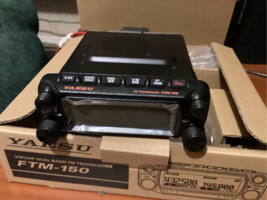 Продам сучасну дводіапазонну УКХ-радіостанцію YAESU  FTM-150Е ASP.