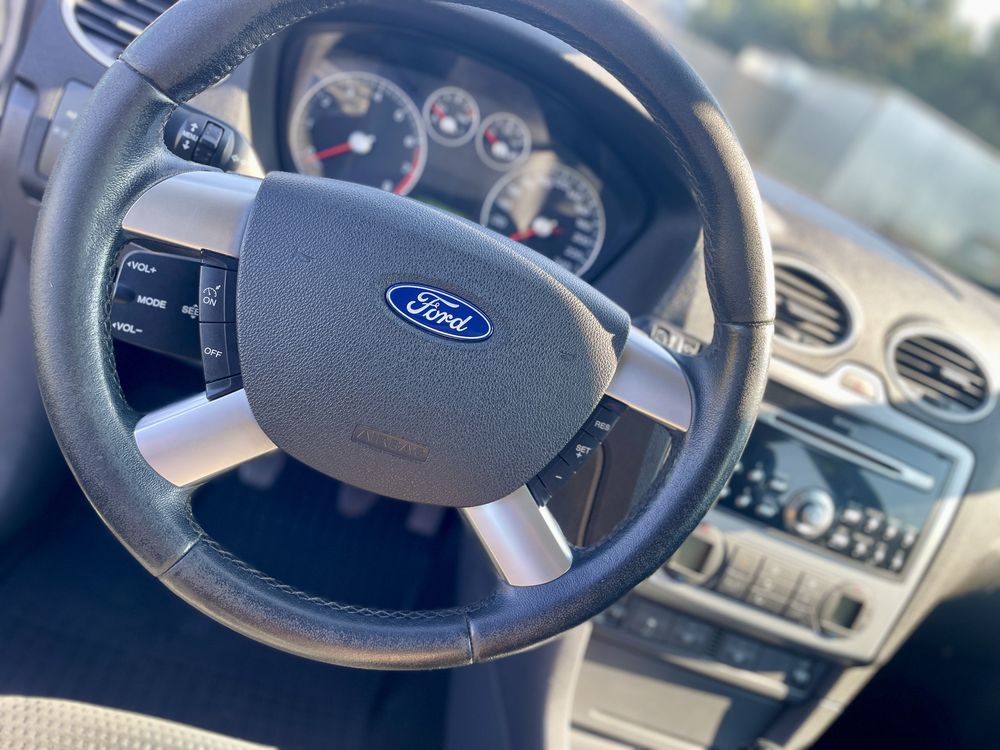 Ford Focus Ghia 1.6 2005, klima, ŁADNY, bez rdzy