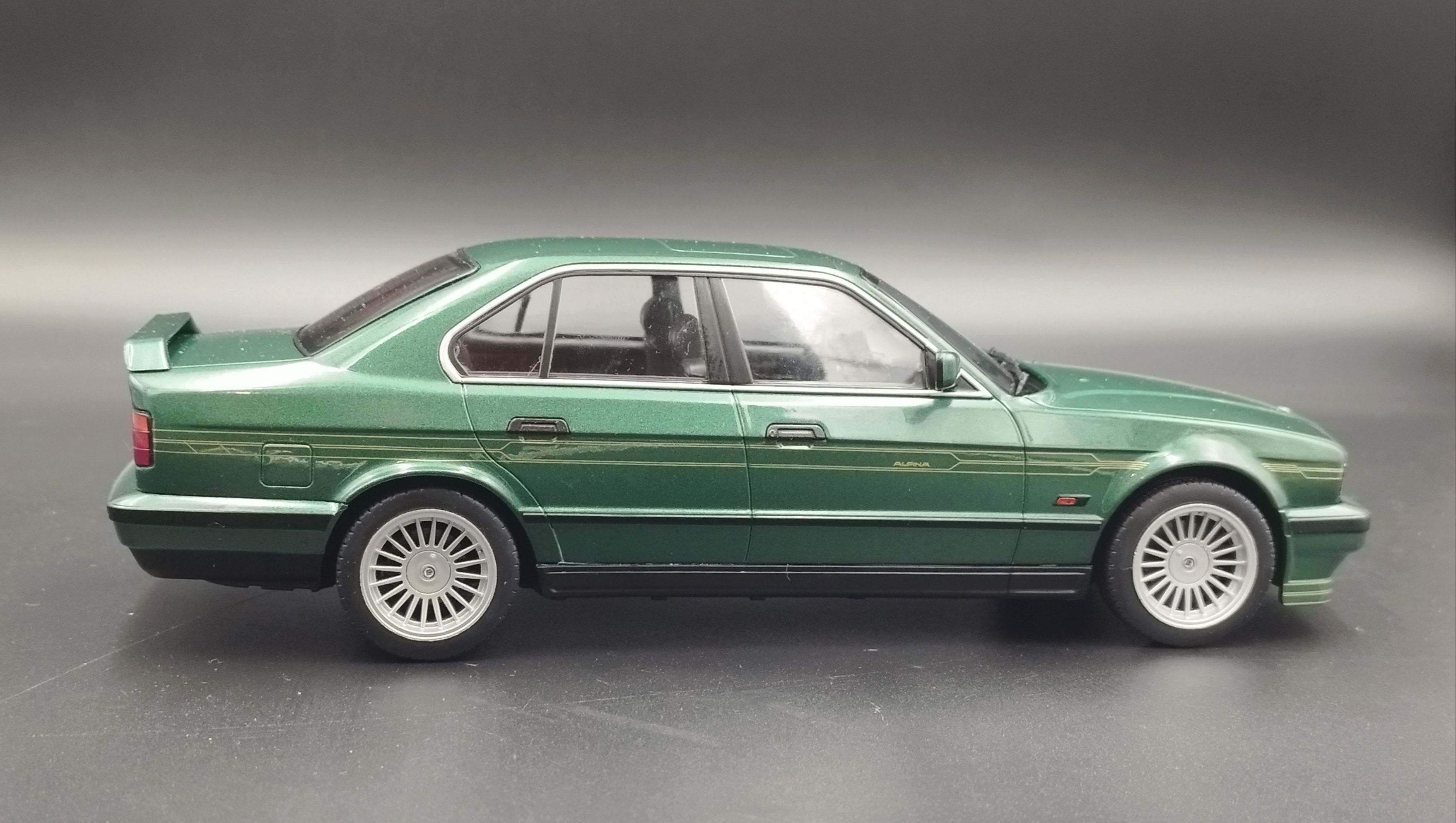 1:18 MCG BMW E34 Alpina B10 4.6 Green Met. model nowy