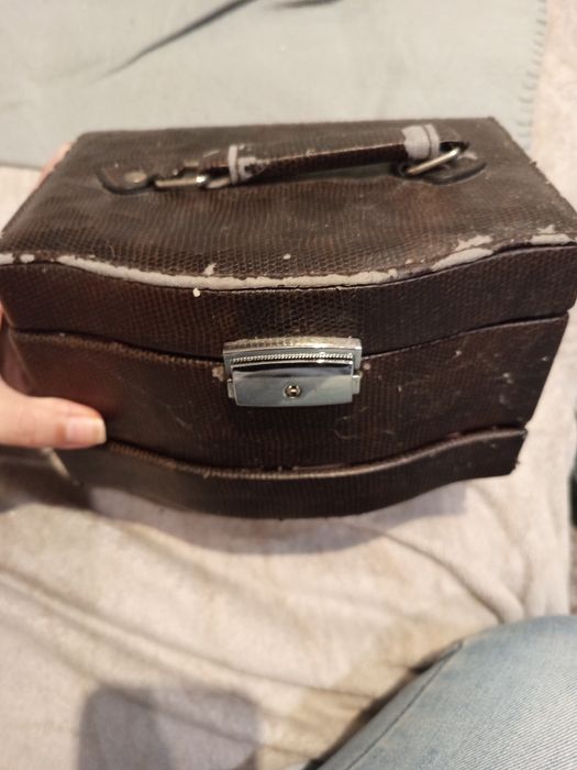 Szkatułka na biżuterię