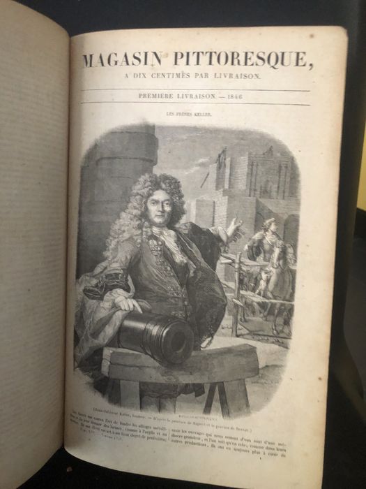 Старинная книга на французком языке