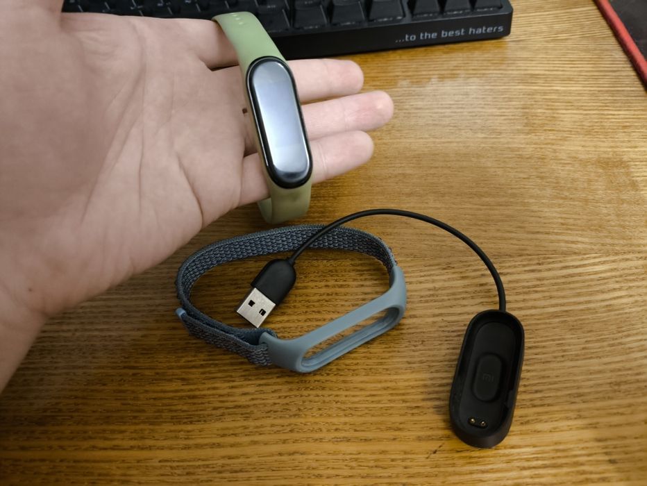 Смарт часы Mi Band 4 (состояние 9 с 10)