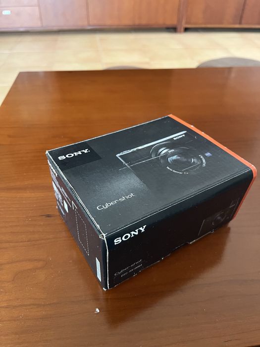 Câmera - Sony DSC-RX100M4