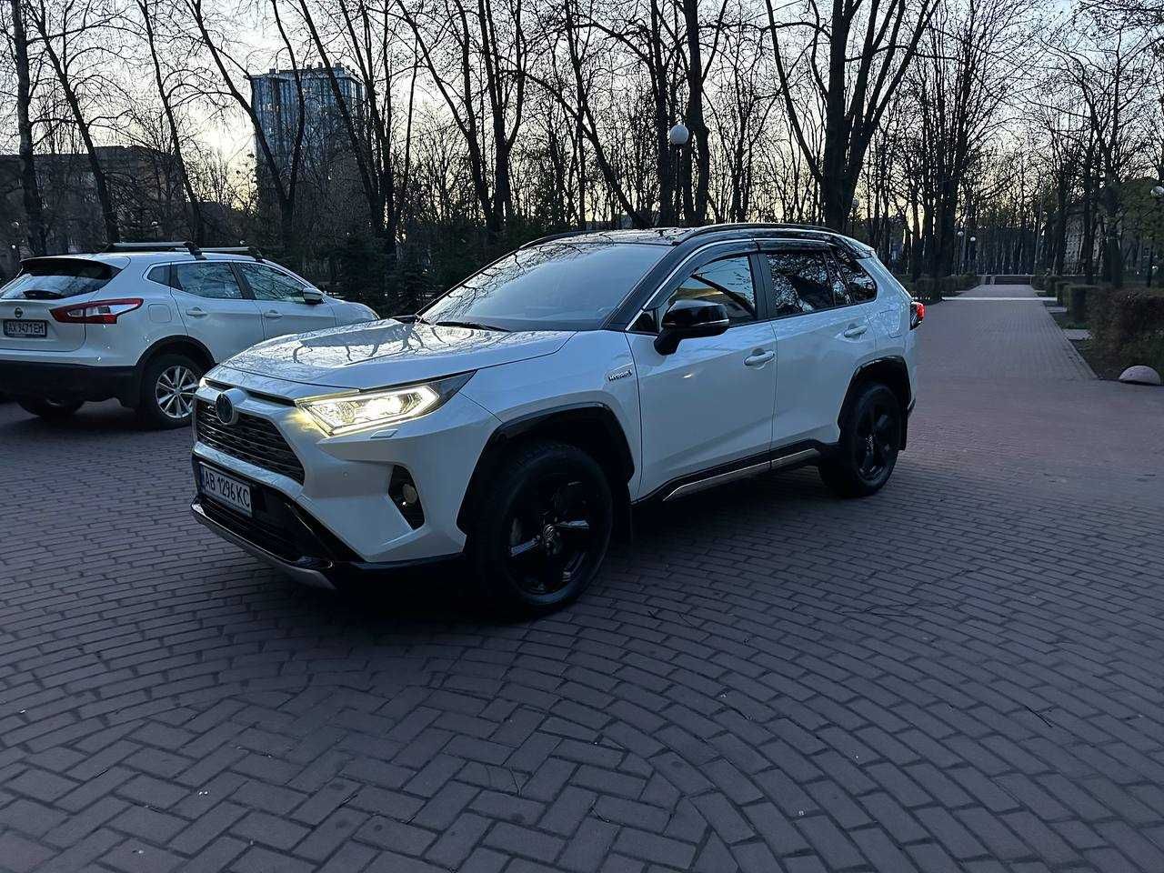 Toyota RAV4 2020 комплектація STYLE +JBL+ самбуфер