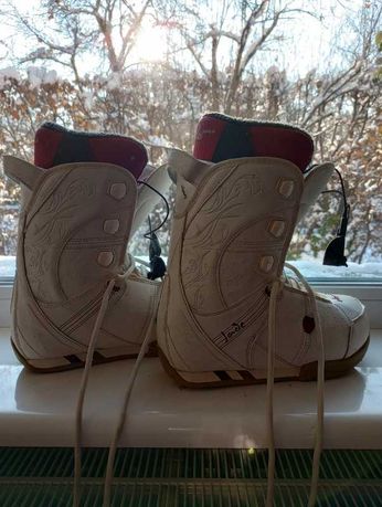 Dziecięce buty snowboardowe 35,5