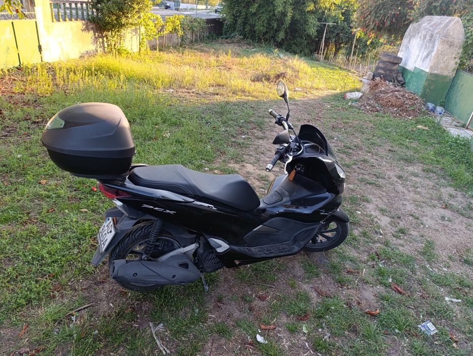 PCX Honda, em bom estado.