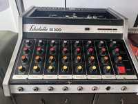 Mixer antiga com tape delay