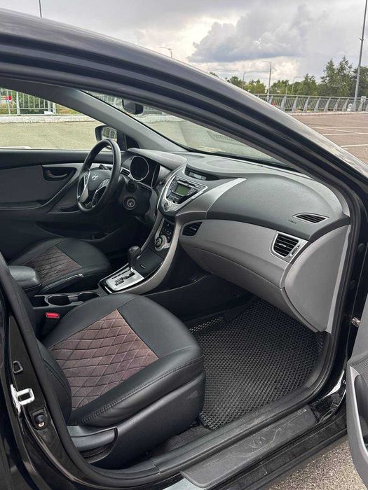 Hyundai Elantra 2011