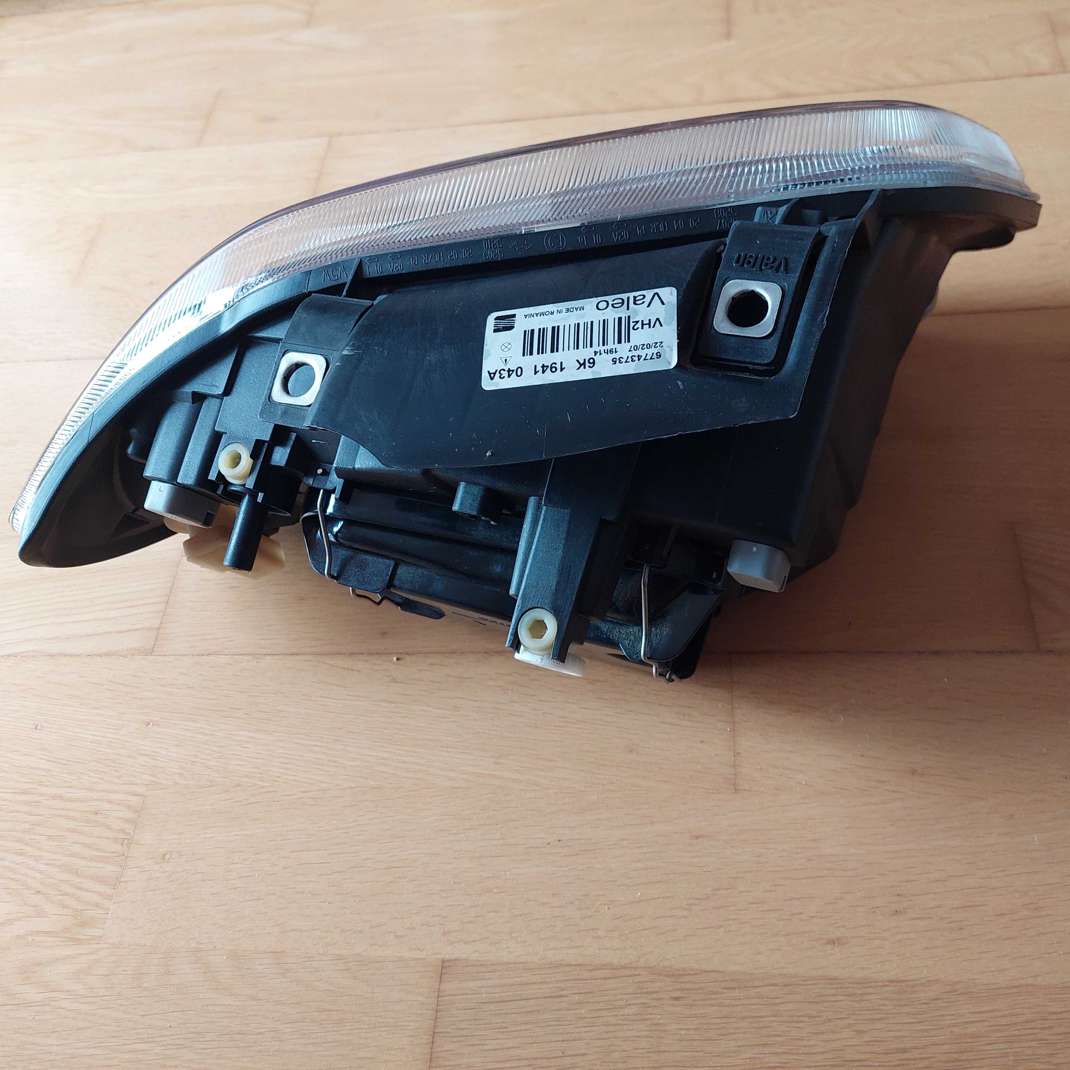 Farol Esq. SEAT 6K2