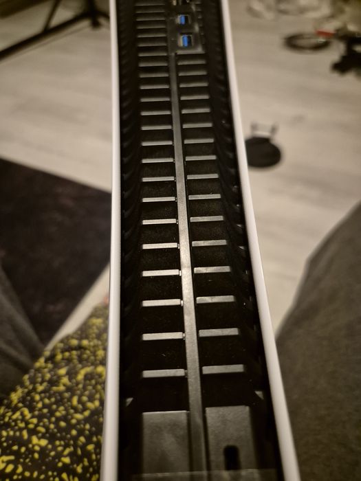 Ps 5 825 z napędem jeszcze jest gwarancja jak nowa, idealna na Święta