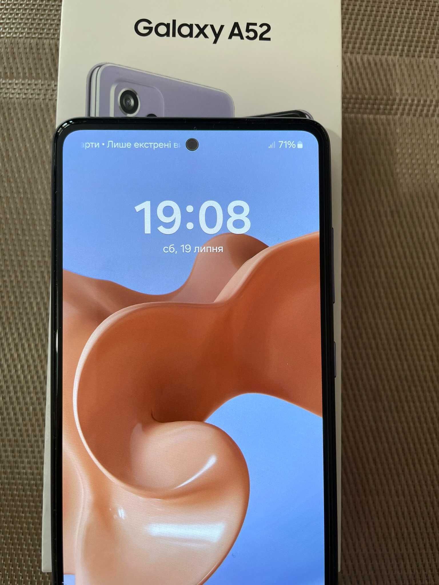 Cмартфон Samsung  Galaxy A52 на 128 gb