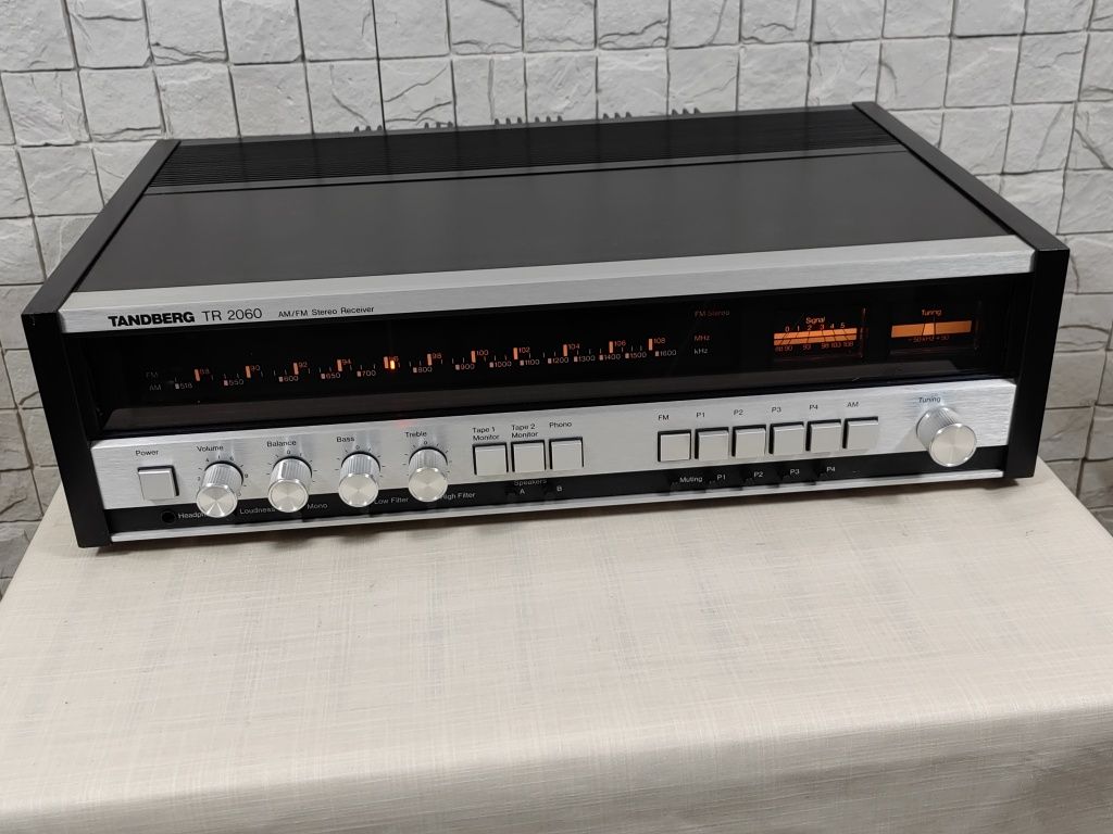Tandberg TR-2060 Wysokiej klasy amplituner stereo vintage