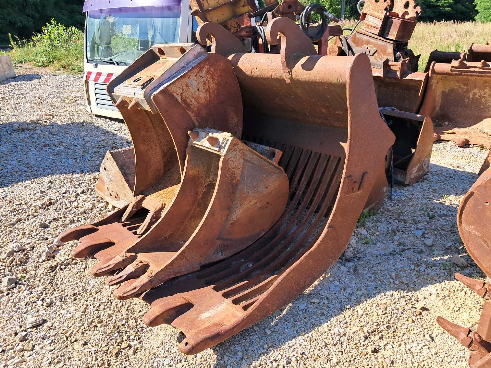 Łyżki do koparki Mecalac Liebherr Caterpillar