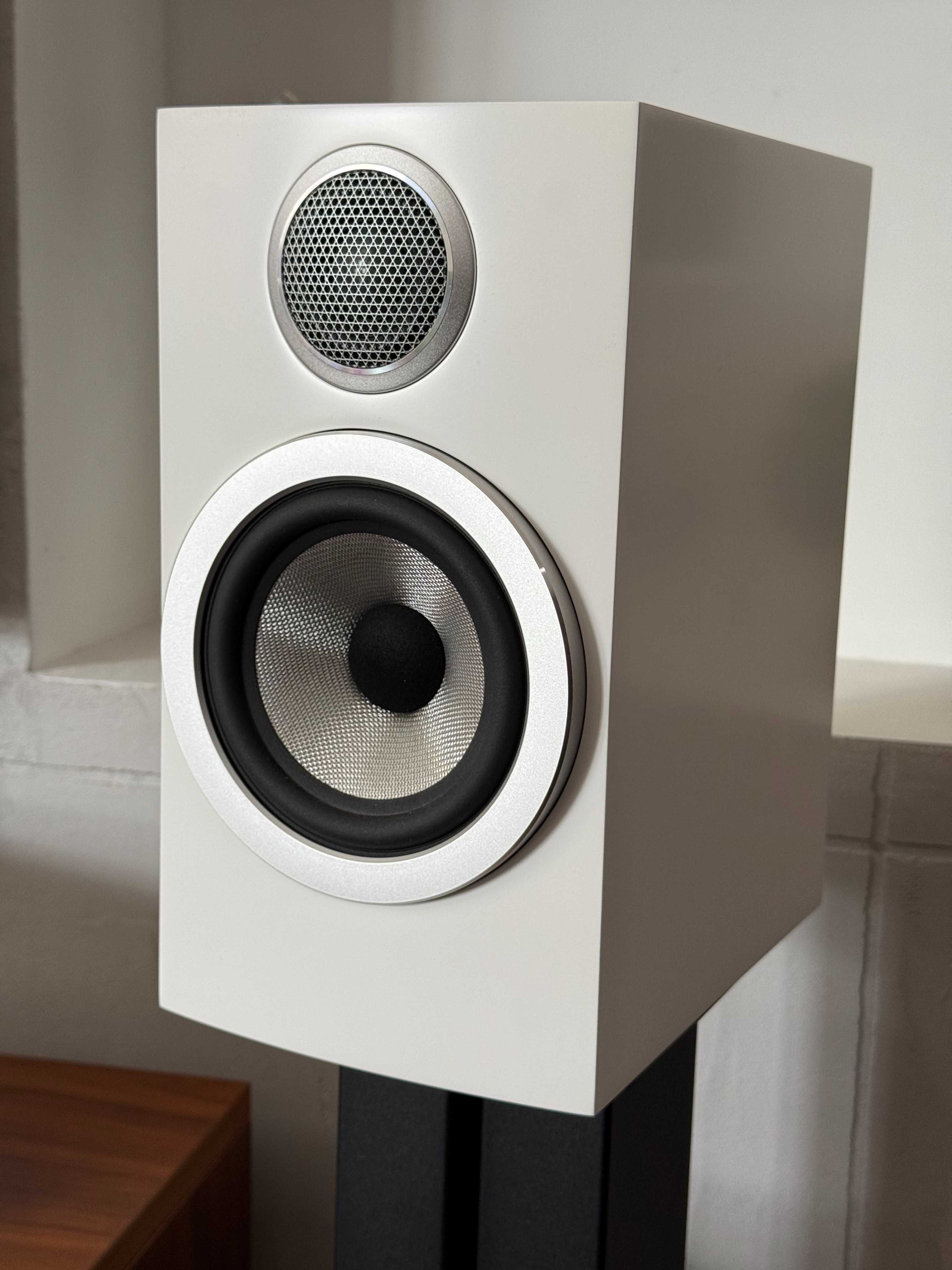 NAD C700 + Bowers & Wilkins B&W 707 S3 białe