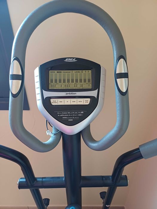 Elíptica BH Fitness AMBITION como nova