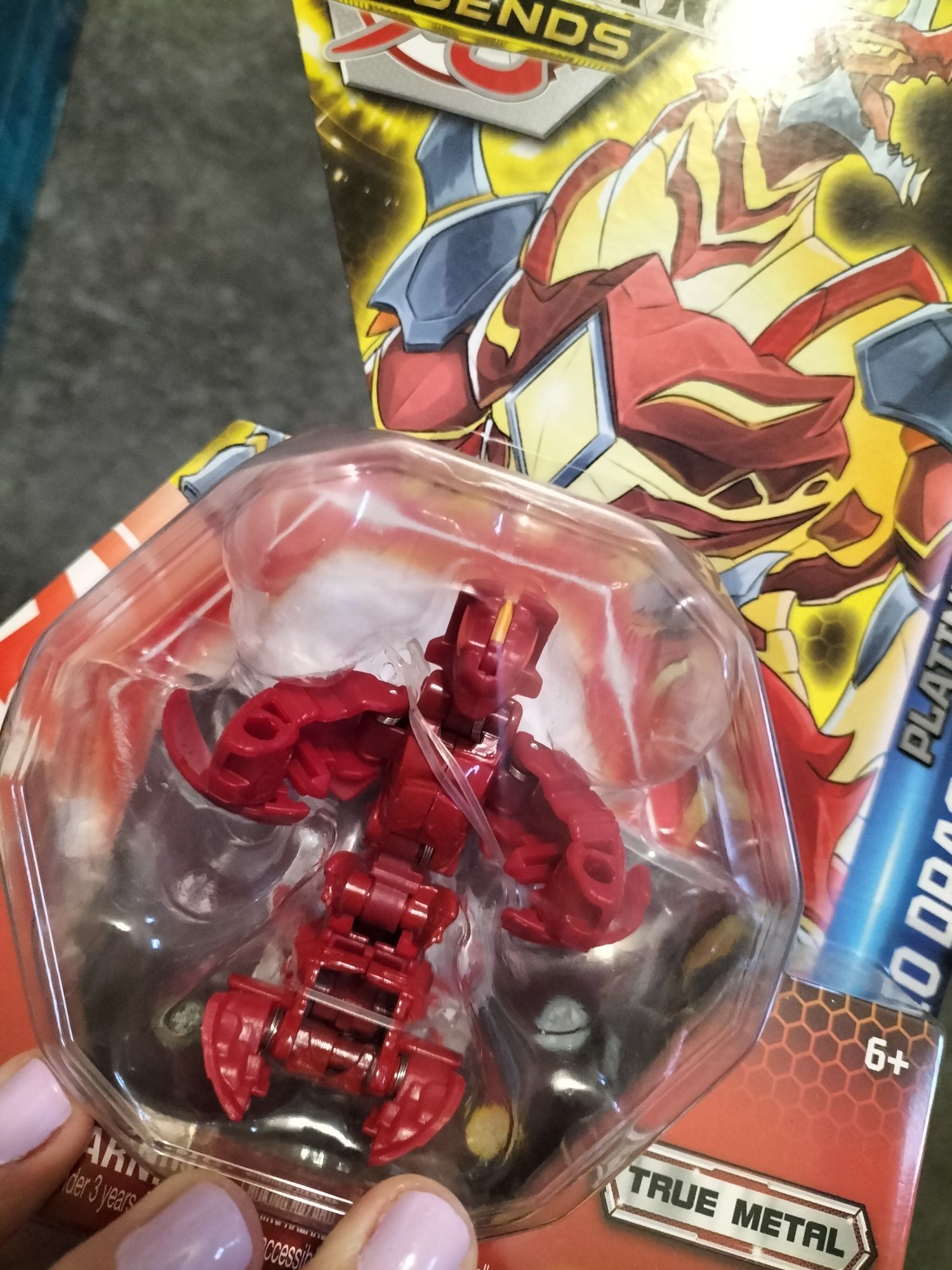 NOWA Figurka Bakugan Legends - Kula True Metal Platinum Neo Dragonoid