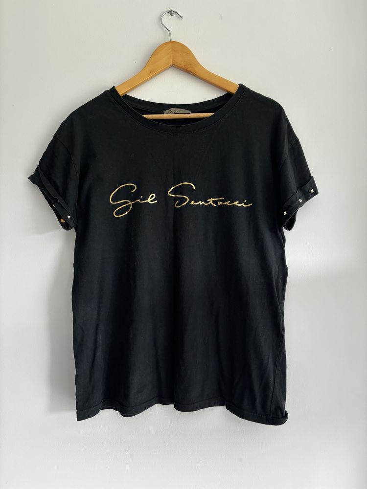 Gil Santuci czarny t-shirt złote napisy dżety ćwieki 40 L