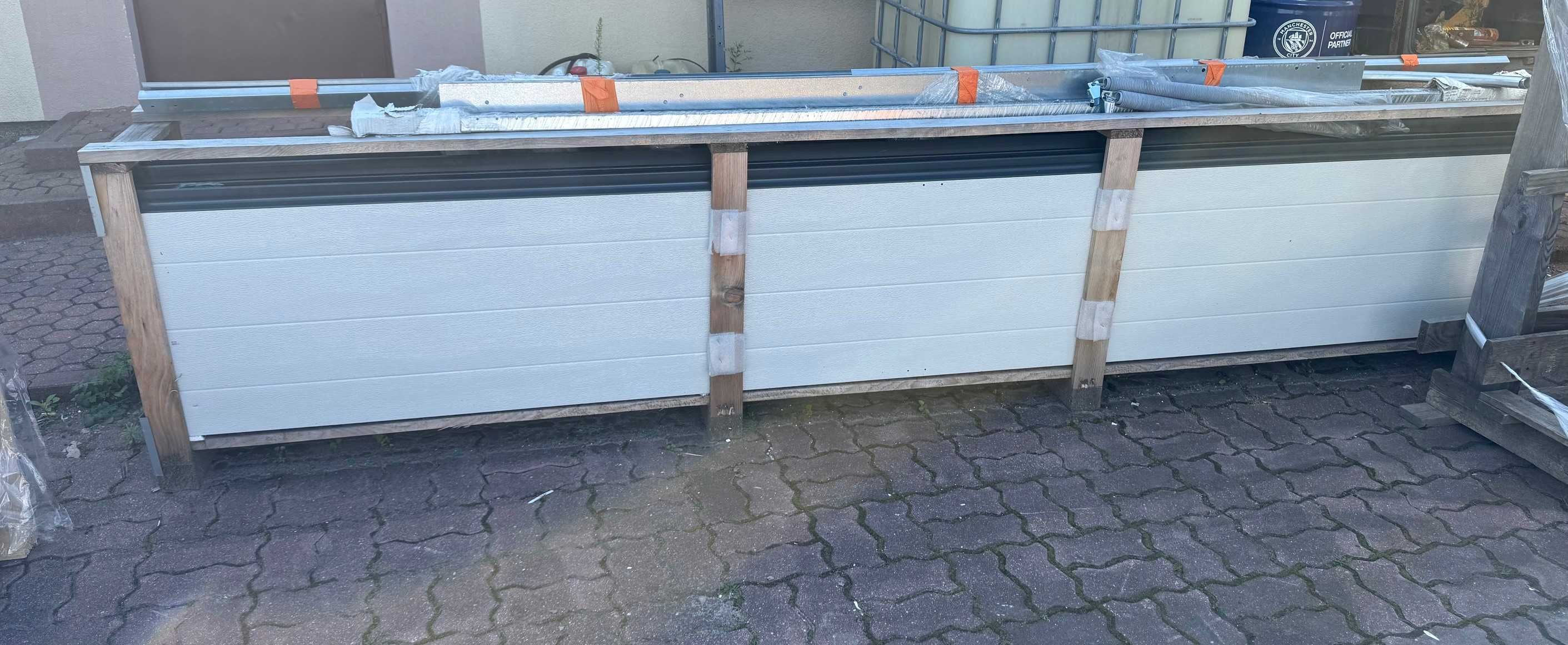 Brama garażowa Wiśniowski, segmentowa, antracyt