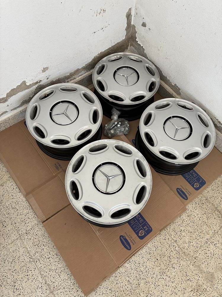 Jantes em ferro + tampões originais Mercedes 15”