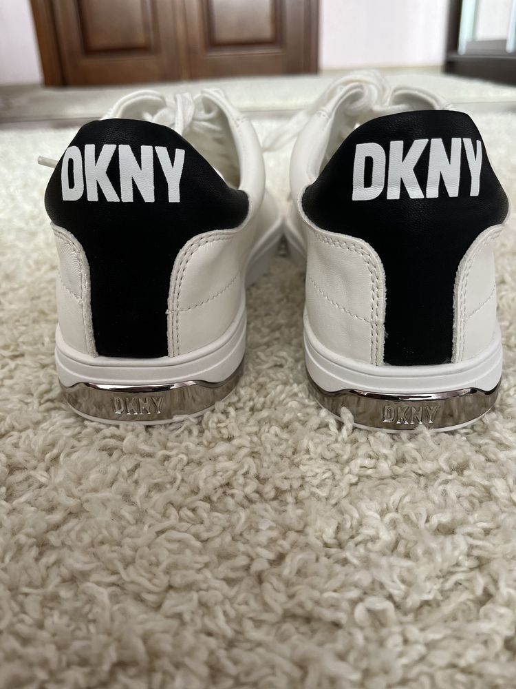 Кеди жіночі DKNY 38 р