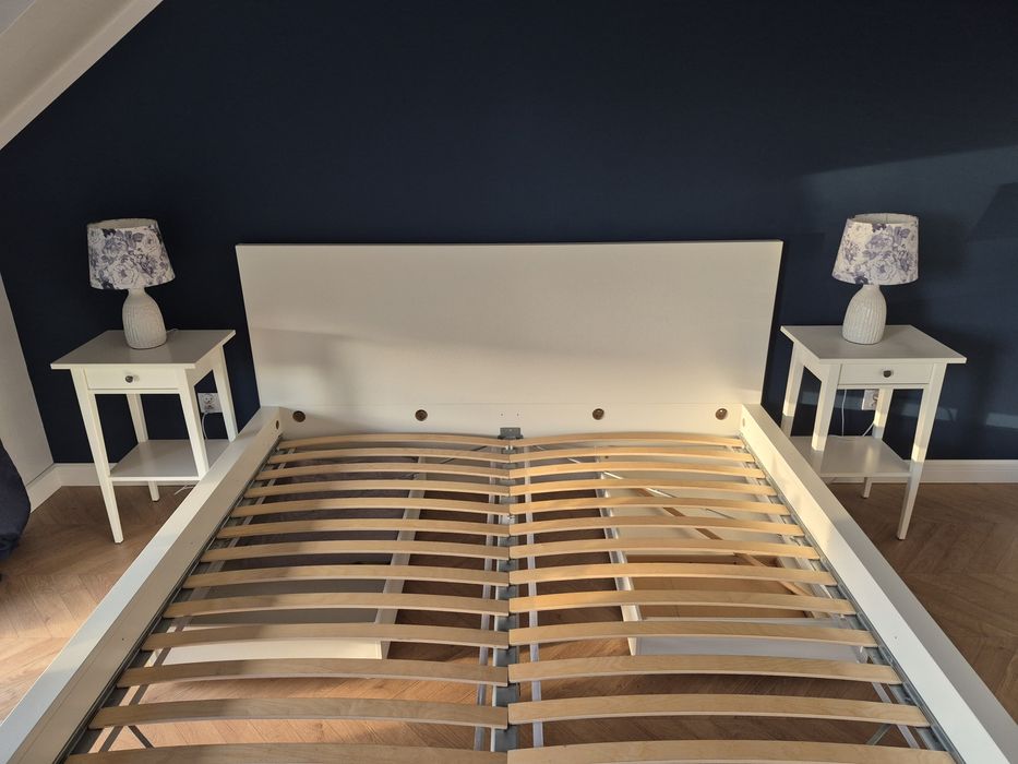 Łóżko + 2 stoliki