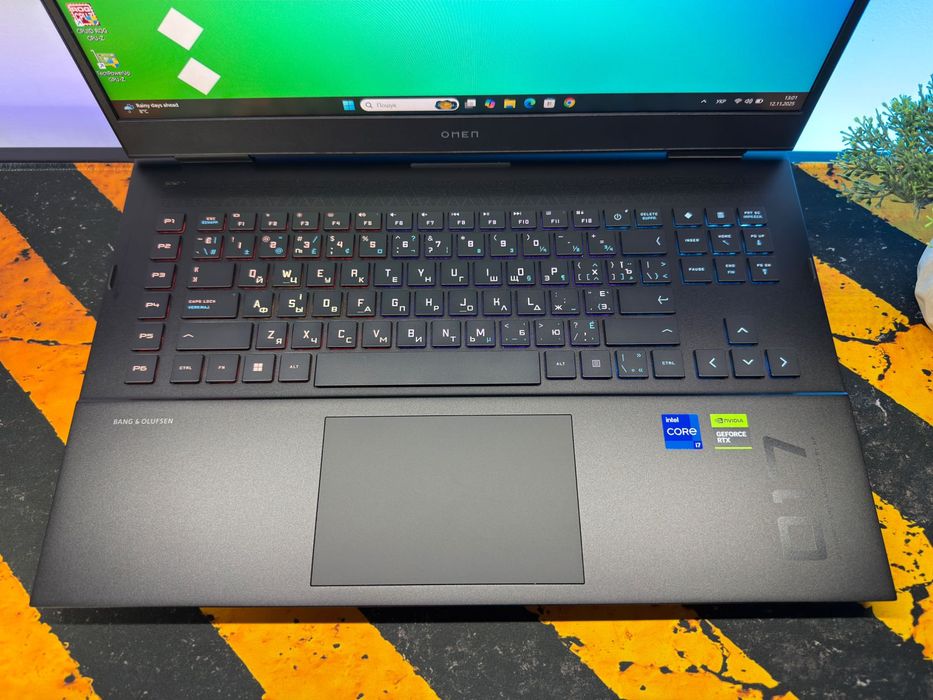 HP Omen 17, i7-13700hx, rtx4060, 144hz