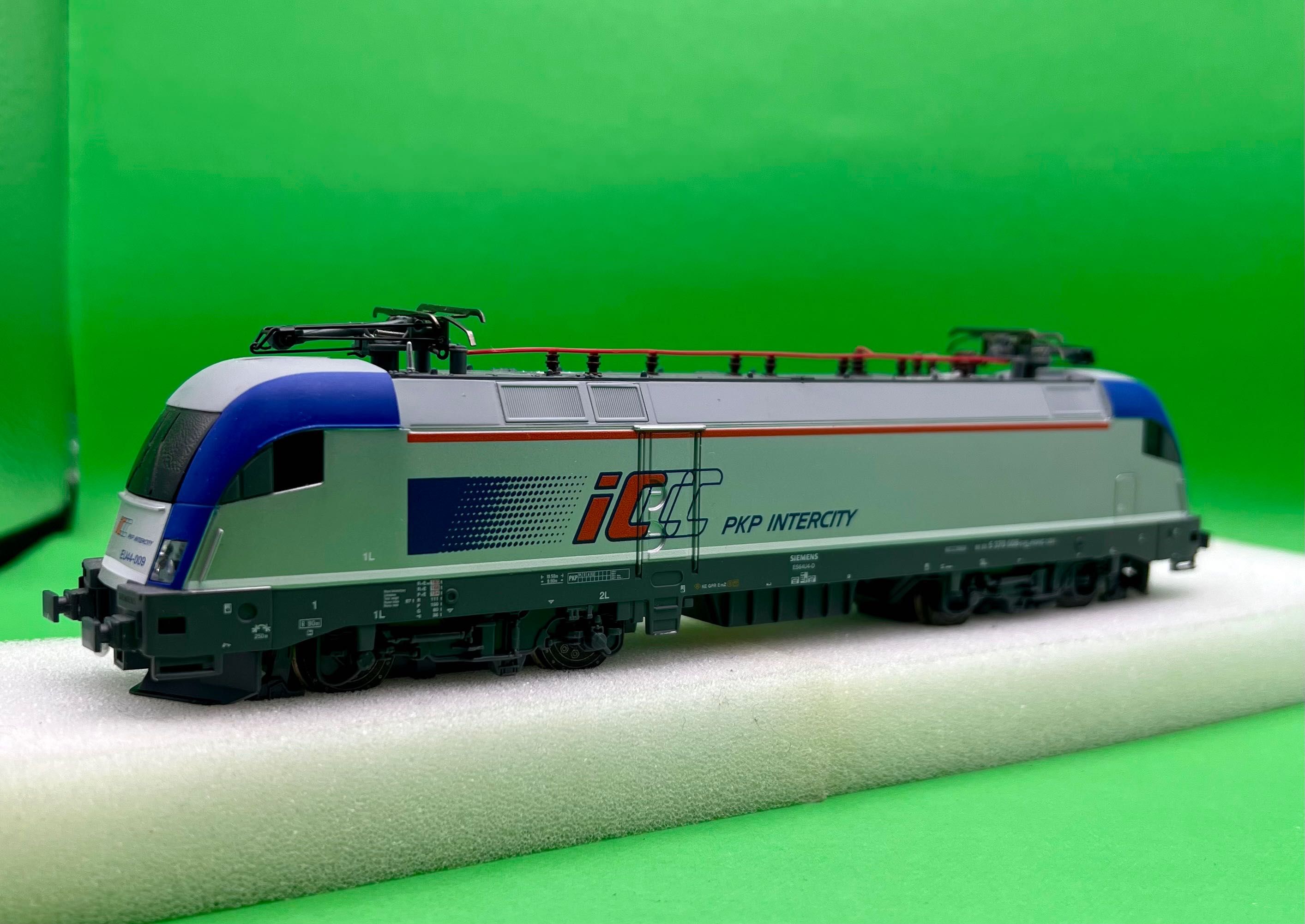 Потяг PIKO EU44-009 intercity PKP 1:87 HO