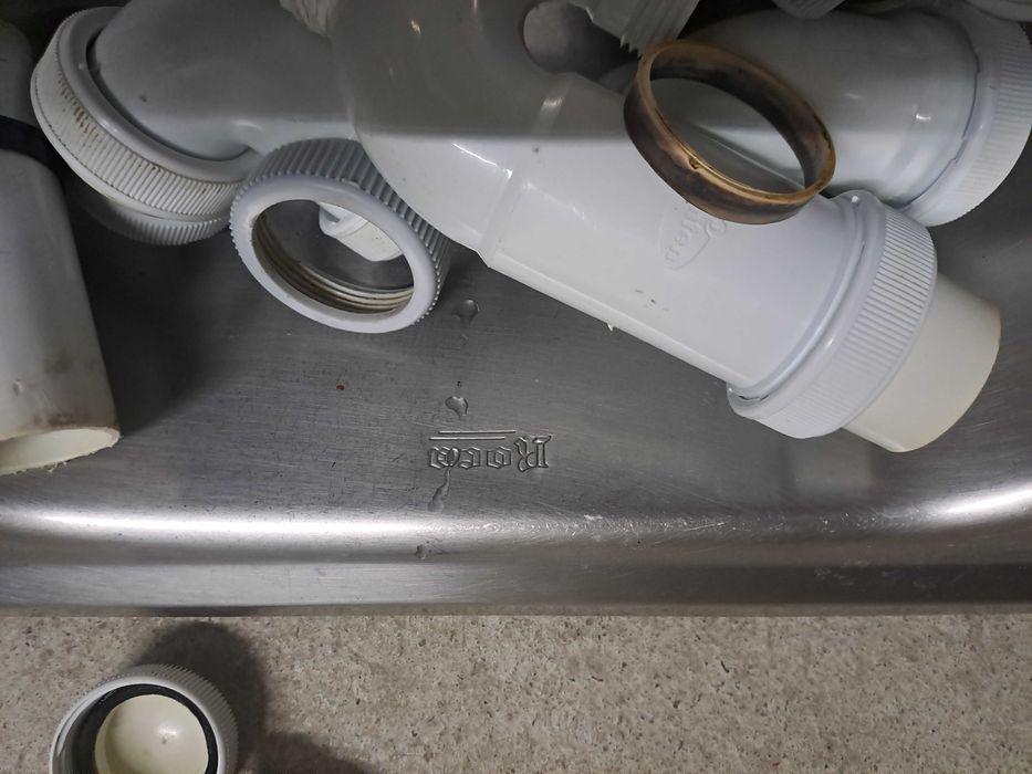 Lava loiça inox marca ROCA com sinfão e misturadoura