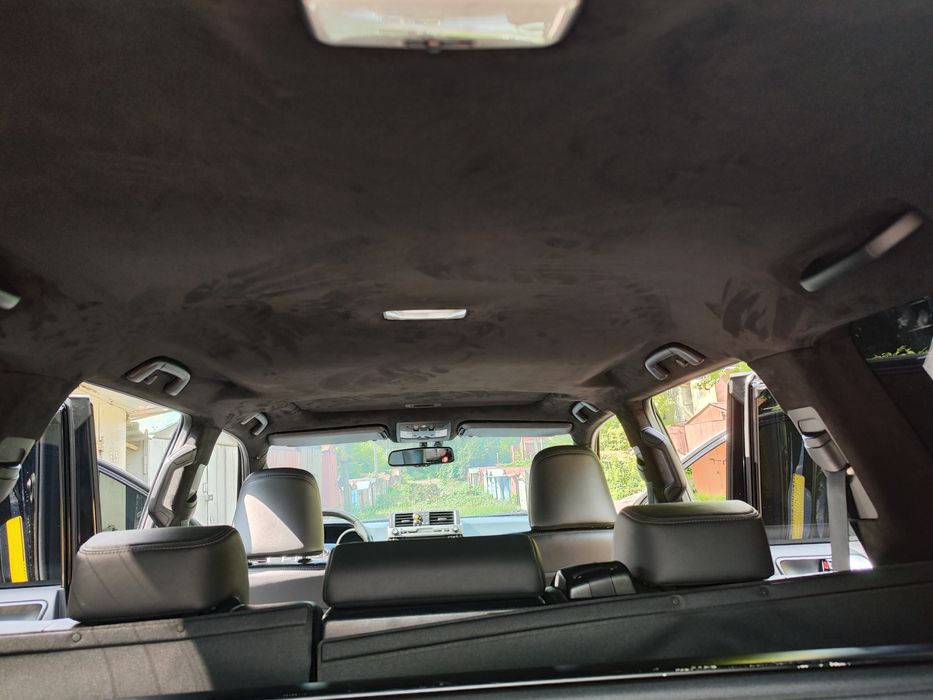 Перетяжка потолка автомобиля.